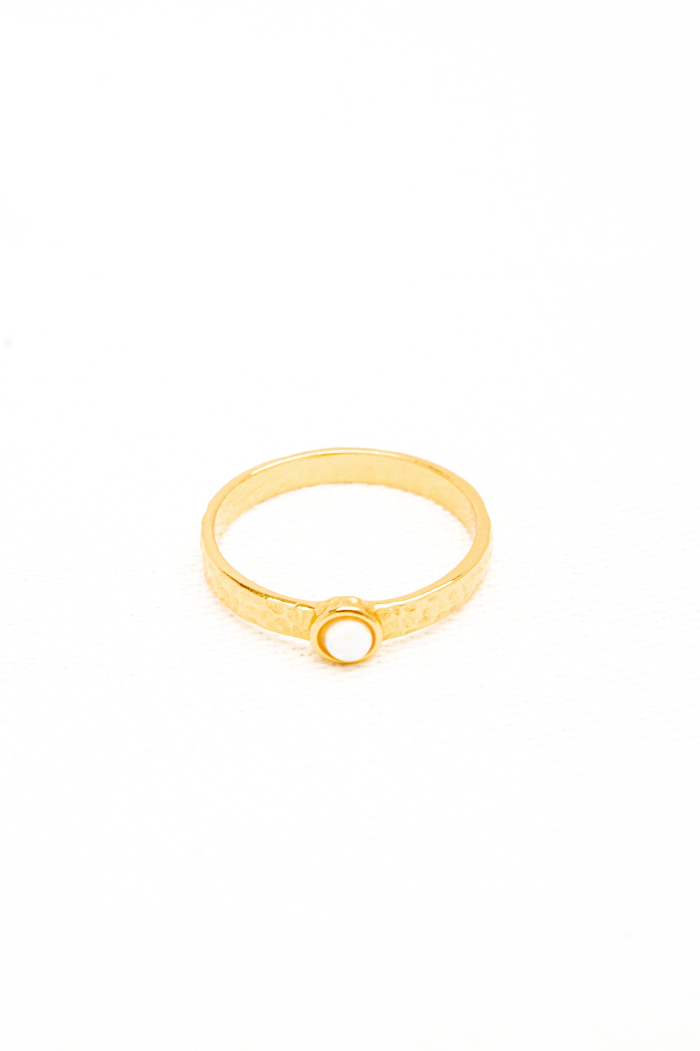 Nobi Ring mit Opal