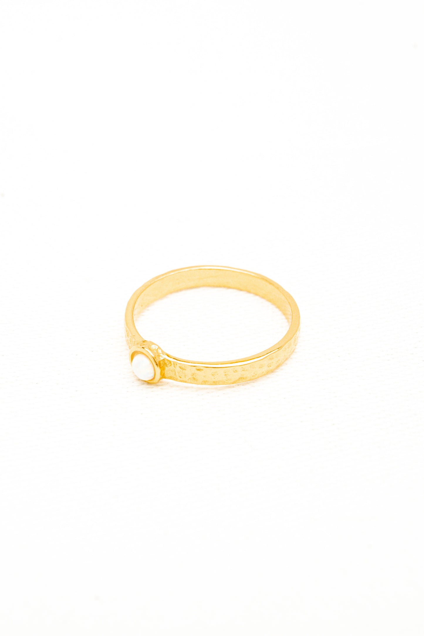 Nobi Ring mit Opal