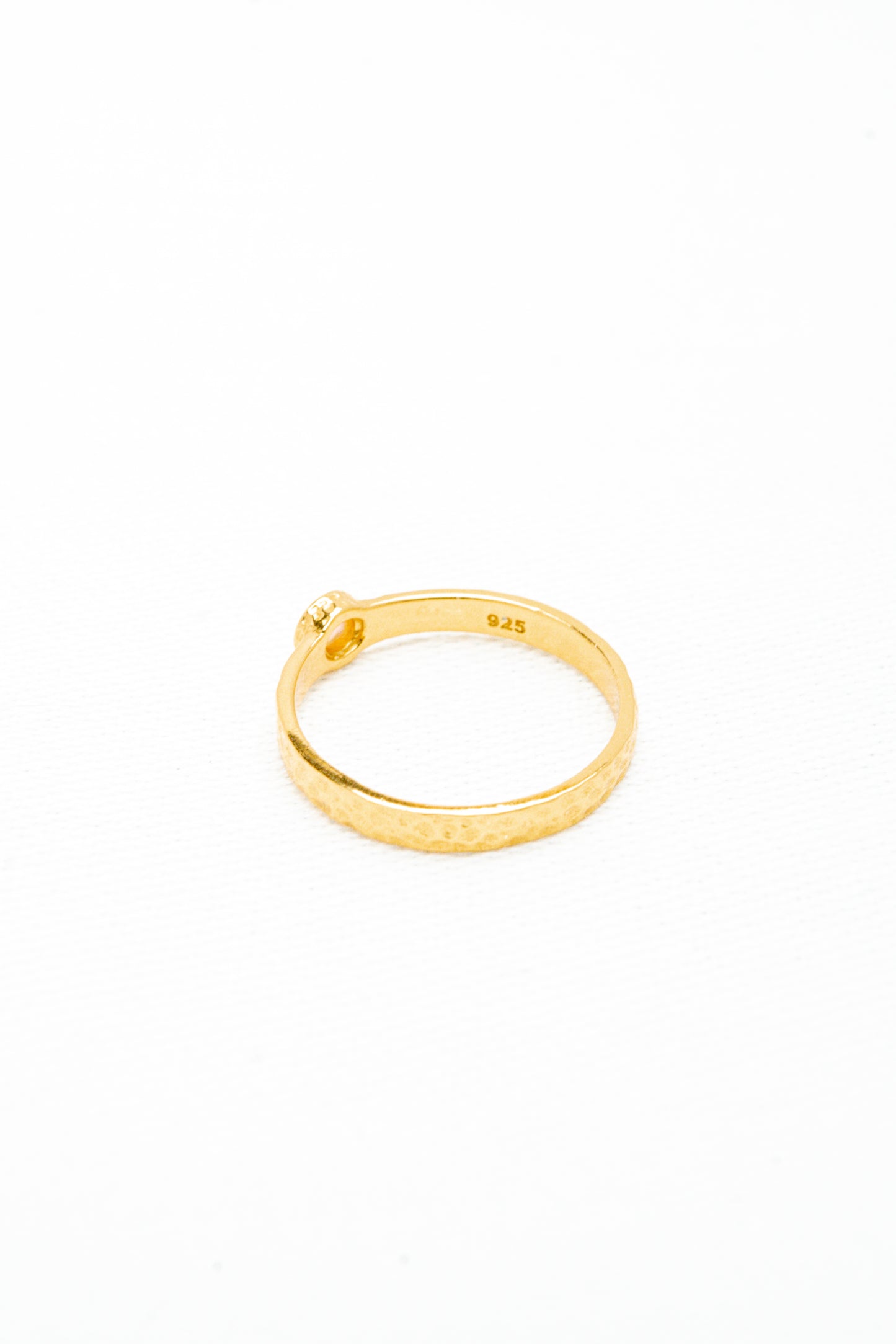 Nobi Ring mit Opal