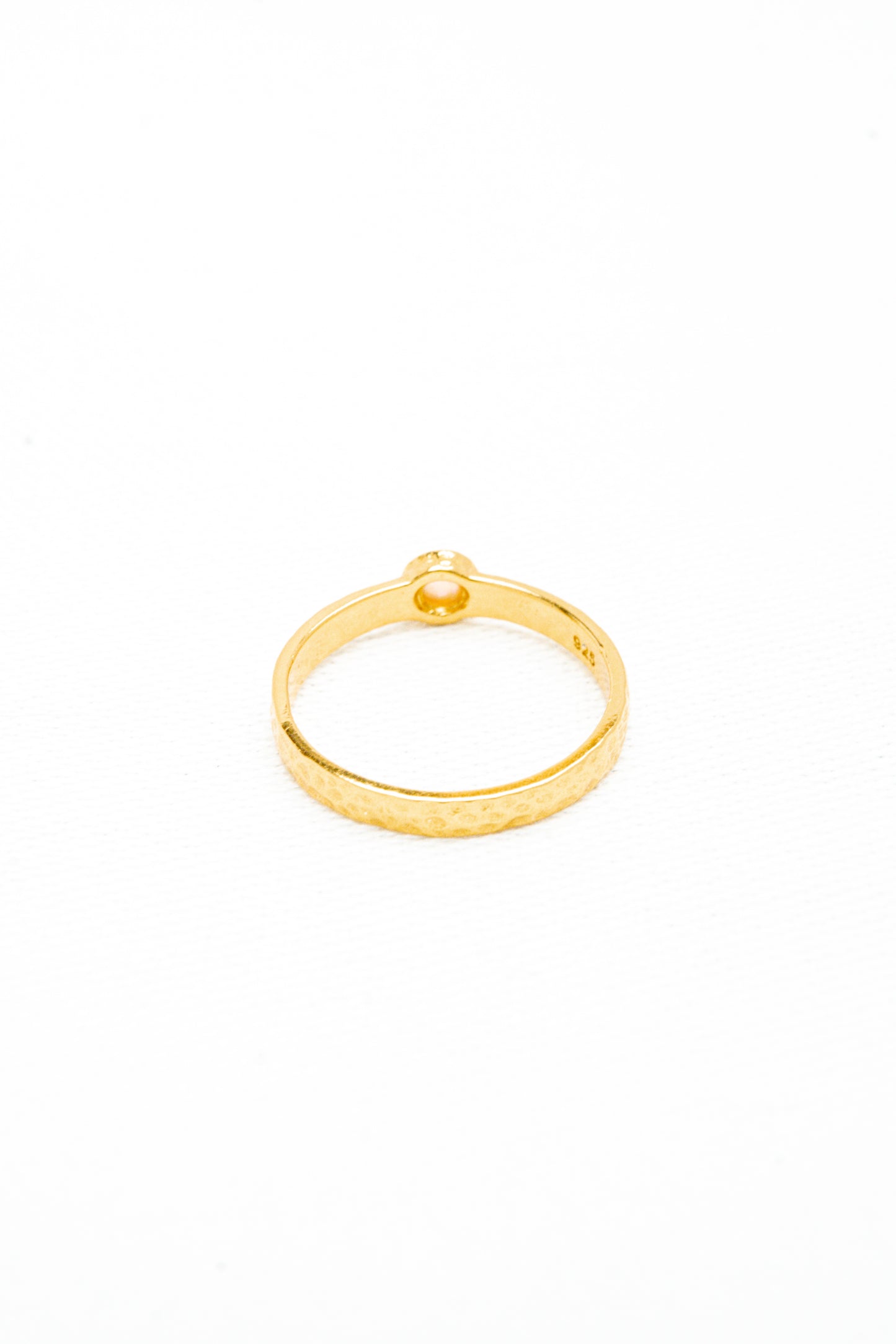 Nobi Ring mit Opal